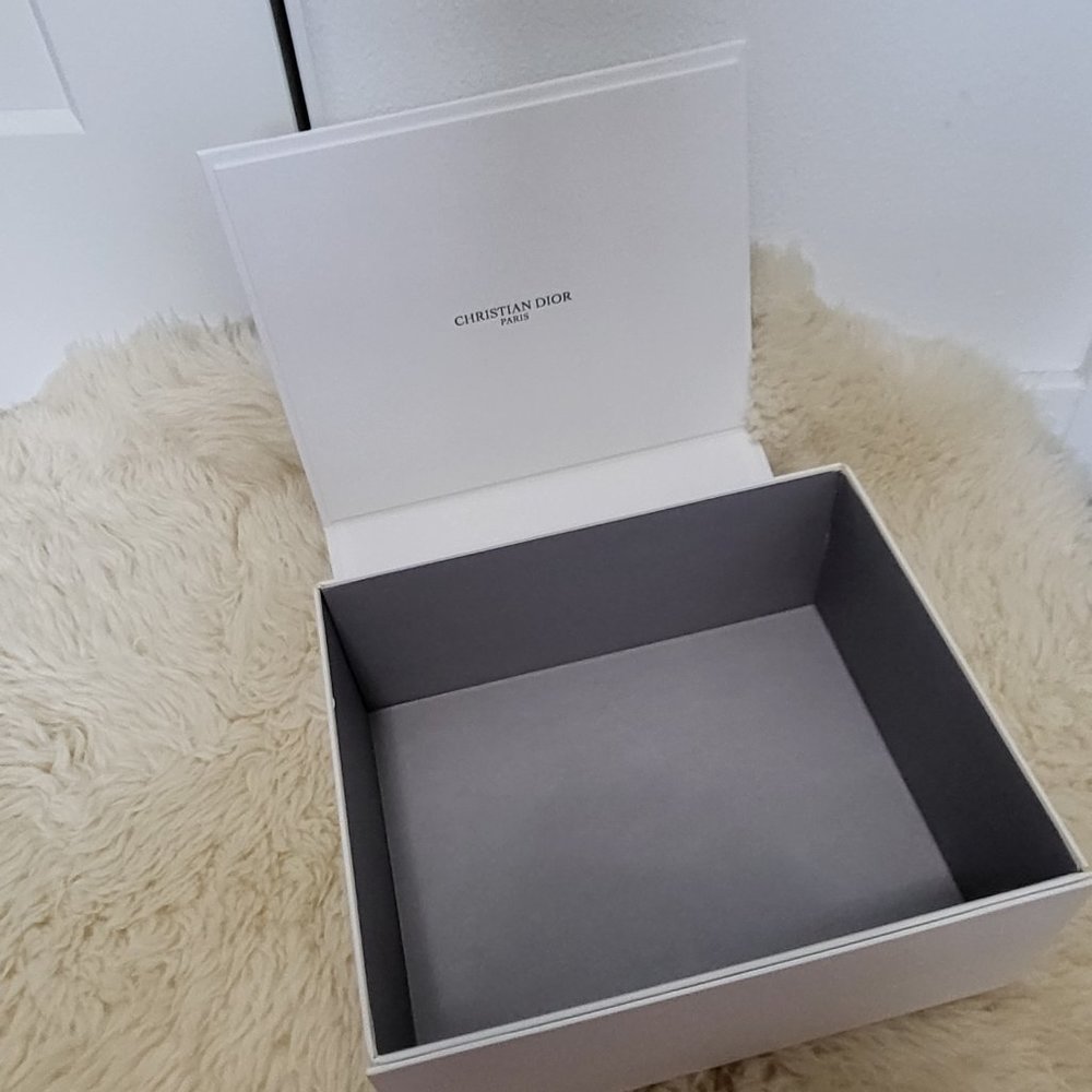 CHRISTIAN DIOR CD Empty white gift Box scarf small bag makeup storage home decor - Picture 3 of 6